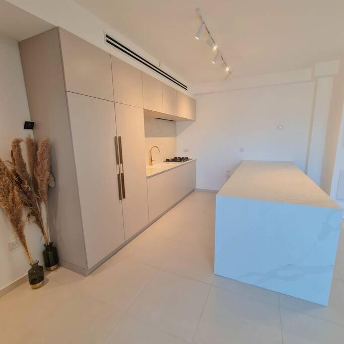 Grand House Apartment Qiryat Yam Exterior foto