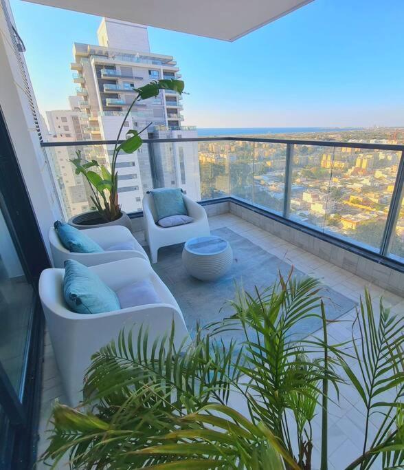 Grand House Apartment Qiryat Yam Exterior foto
